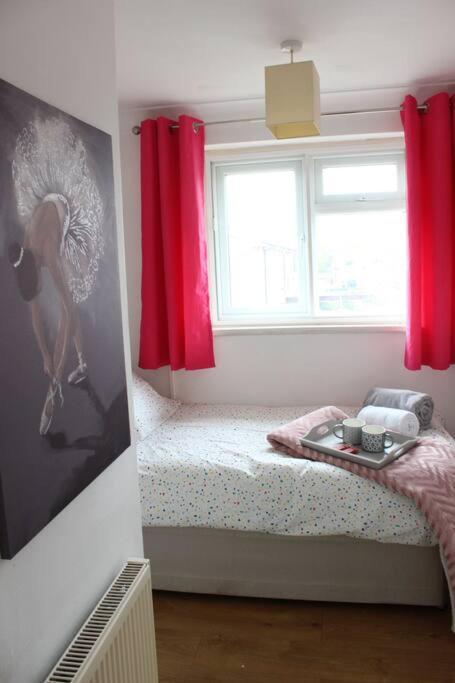 Private & Comfortable 2 Bedroom Home Away From Home Stanwell Exteriér fotografie